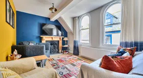 Newly Refurbished 2nd Floor Apartment Lil Nauti - Image 2