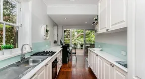 HOLDS - Beautiful Unit in Neutral Bay - Holdsworth St - Image 3