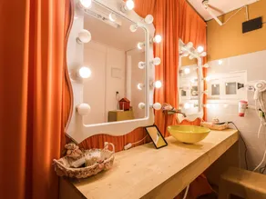 Bunk Backpackers Guesthouse - Image 2