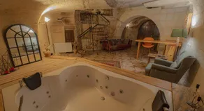 DEEP CAVE House - Image 3
