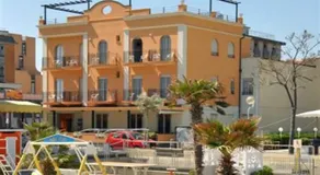 Hotel Holiday Beach - Image 5