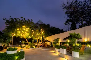 La Zarene Suites - Image 3