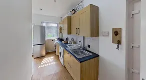 Stylish 3-Bed house NEC-JLR-Airport-HS2-Driveway - Image 4