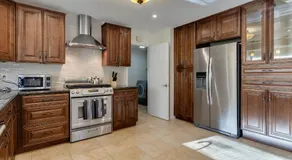 4 Bedroom West Hills Charmer with Pool and Jacuzzi - Image 5