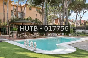 Stor elegant villa med pool och trädgård nära stranden - Image 4