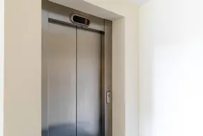 Modern 2 bed BroomPark/Central apt. with Parking - Image 2