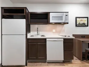 WoodSpring Suites Lancaster North - Image 4