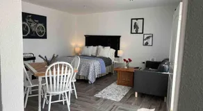 Studio 60- BEACH HOUSE - Image 2