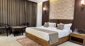 Hotel Sunshine - Image 4
