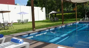 Relax Inn Suites - Image 2