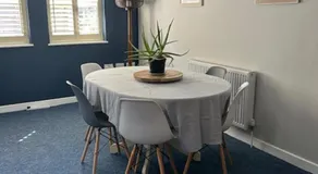 Cozy Double Room Yeovil Town Centre - Image 4