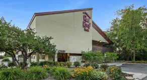 Red Roof Inn Detroit - Dearborn/Greenfield Village - Image 3