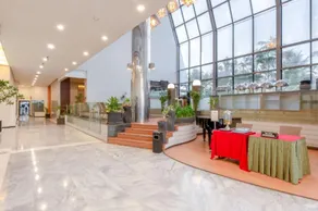 Lux Tychi Hotel - Image 4