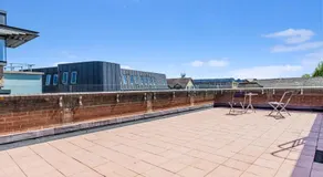 A'nB Oxford LUX 2-Bedroom plus private parking 5-STAR Central OX1 - Image 4
