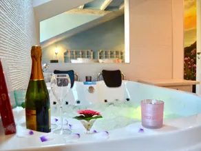 Akla Suites con Jacuzzi Santillana - Image 2