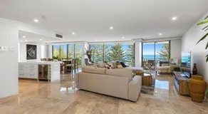 The Garland at Rainbow Bay - Image 3