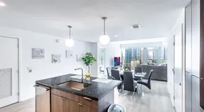 Top Floor 3 Bed 3 Bath Penthouse Living In Luxury - Image 5