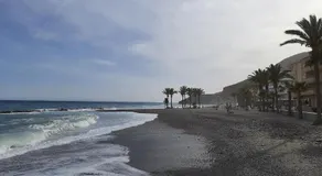 Apartamento playero con vistas a la montaña - Image 4