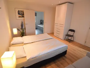 Stunning villa with 1 ha of private forest, a swimming pool, and a sauna - Image 4