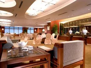 85 Sky Tower Hotel - Image 2