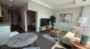 Downtown Bright & Vibrant 1 BR with huge patio - Image 2