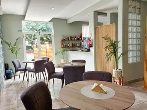 Stay Inn - Guest House - Image 3