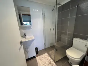 Palm beach Sydney, Modern home with water view - Image 3