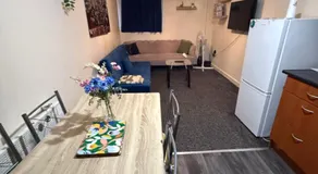Airrose two bed apartment - Image 5