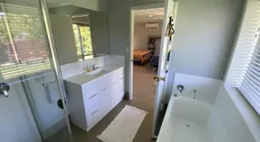 Private self-contained guesthouse North Brisbane - Image 2