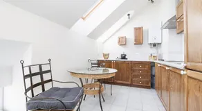 Beachfront Art Gallery Mansard One Bedroom Suite in Historic Bath-House - Image 5