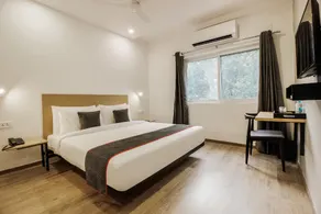 Super Townhouse 359 Begumpet Near Hyderabad Central - Image 3