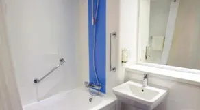 Travelodge Newcastle Whitemare Pool - Image 4