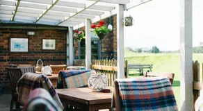The Cholmondeley Arms - Image 2