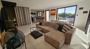 4 chambres - 200m2 - Parking - Jardin - Image 2