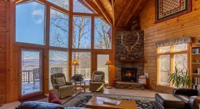 Misty Peak: cabaña de troncos ubicada en forma privada pero convenientemente ubicada a Boone. - Image 3