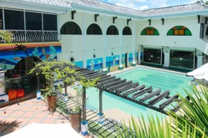 RedDoorz Plus @ Castle Chateau Iloilo - Image 3