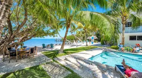 PRIVATE BEACH Pickleball Court and Tiki Bar Heated Pool Designated Paradise Key - Image 4