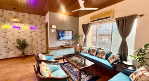 Lovely 3BHK Serviced Apt near ISKCON Temple, Juhu Mumbai - Image 2