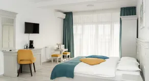 Sky Rooms - Image 5
