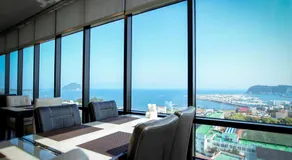 Eins Hotel - Image 2