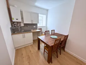 6 Bedroom House for up to 10 People - Image 5