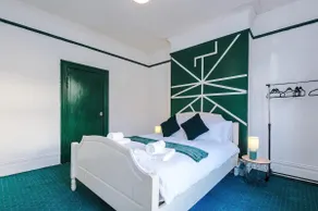 Chic victorian 1 bed flat - sleeps 4 - free parking - pet friendly - Image 2