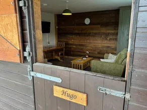 The Hugo stable Cosy getaway in Hambledon - Image 3