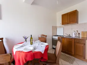 Apartment in Malinska with Terrace - Image 4