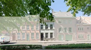 Spacious Guest Suites near Historic Market - 5 Min Walk - Image 5