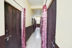 Hotel O by OYO Royal Grand Hotel - Image 4