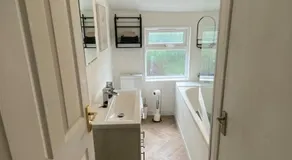 Slick Space for a Wigan Stay - 5 Minutes from M6 and M58 Motorways - Image 3
