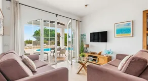 Villa Rouss by Escape Home - Image 2