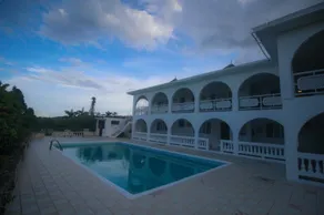 Kenwood Villa - Image 1