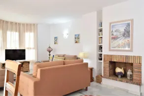 Excellent and Quiet Location, 3 bedrooms - D56 - Image 2